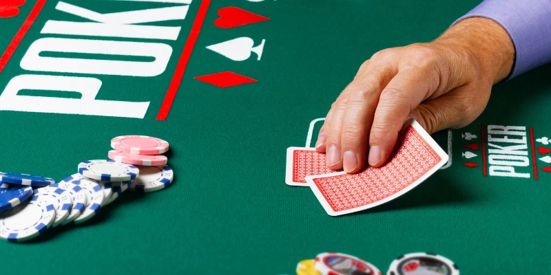 Trang giải trí uy tín để thực hành cách chơi poker năm 2025